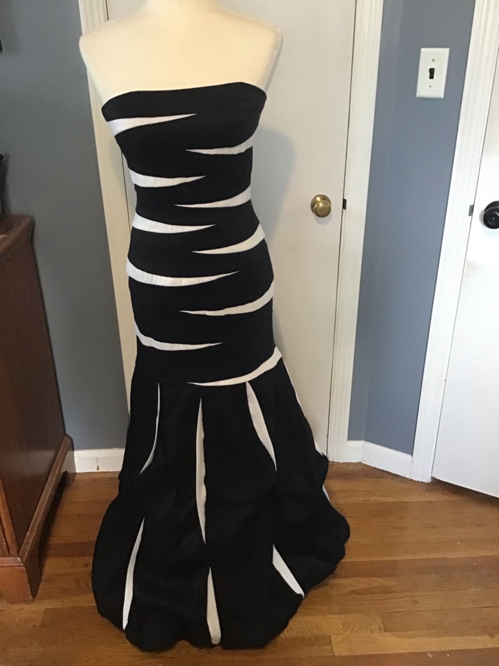 Jessica McClintock Black and White Strapless Mermaid Gown